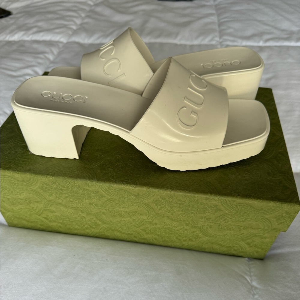 Gucci Rubber Sandals - Mystic White